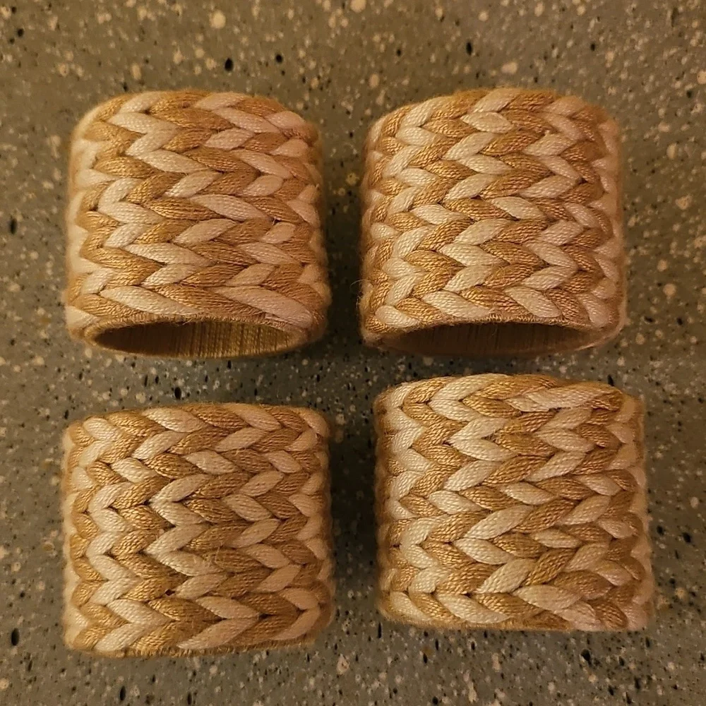 Set Of 4 Woven Khaki & Ivory Napkin Rings